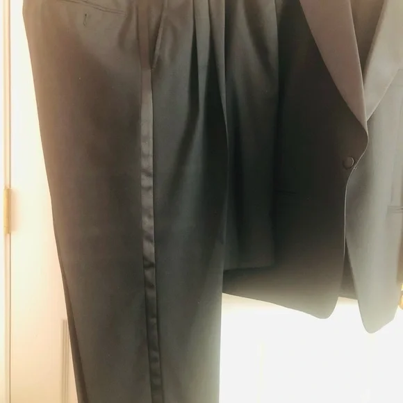 Men’s Wool Tuxedo Black with satin strip - Picture 4 of 9